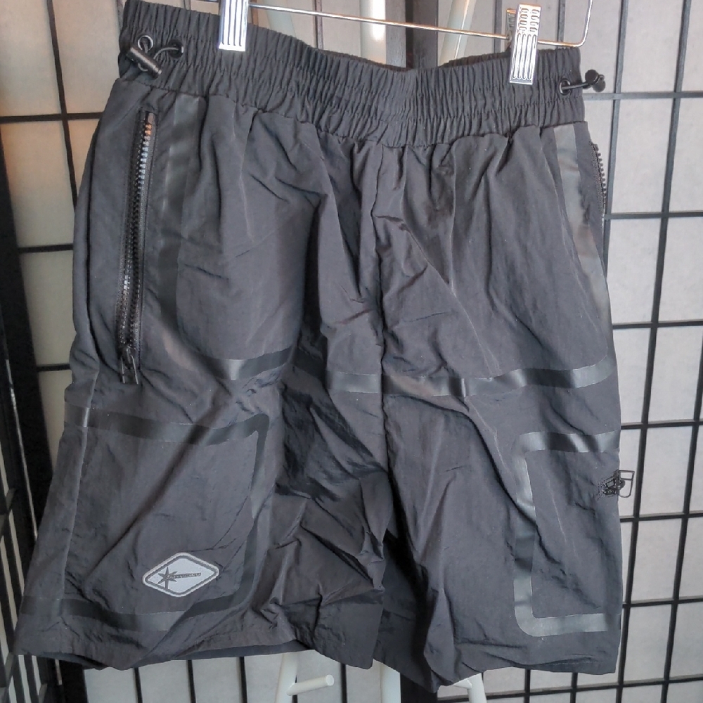 UNKNOWN LONDON Black Tech Shorts
